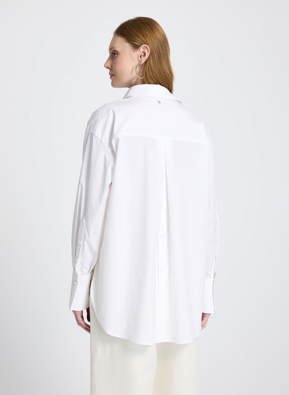 Camisa oversized Paty detalle botones atrás Le Lis Blanc