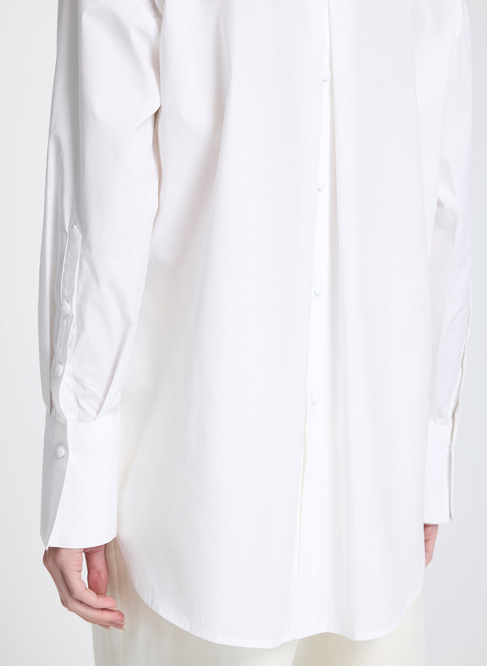 Camisa oversized Paty detalle botones atrás Le Lis Blanc