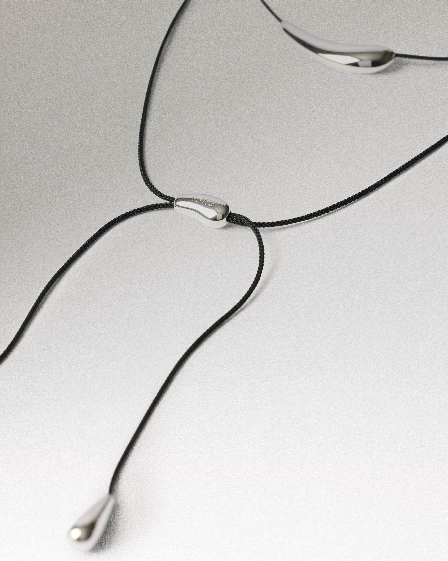 Collar con cordón silver Orbit PDPAOLA