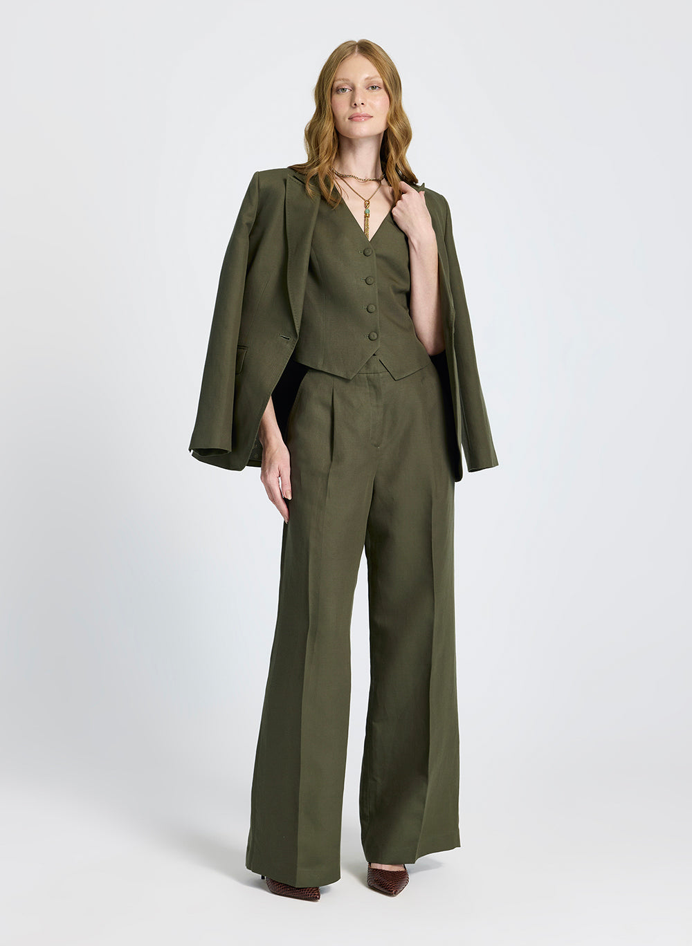 Chaleco verde oliva Julia lino Le Lis Blanc