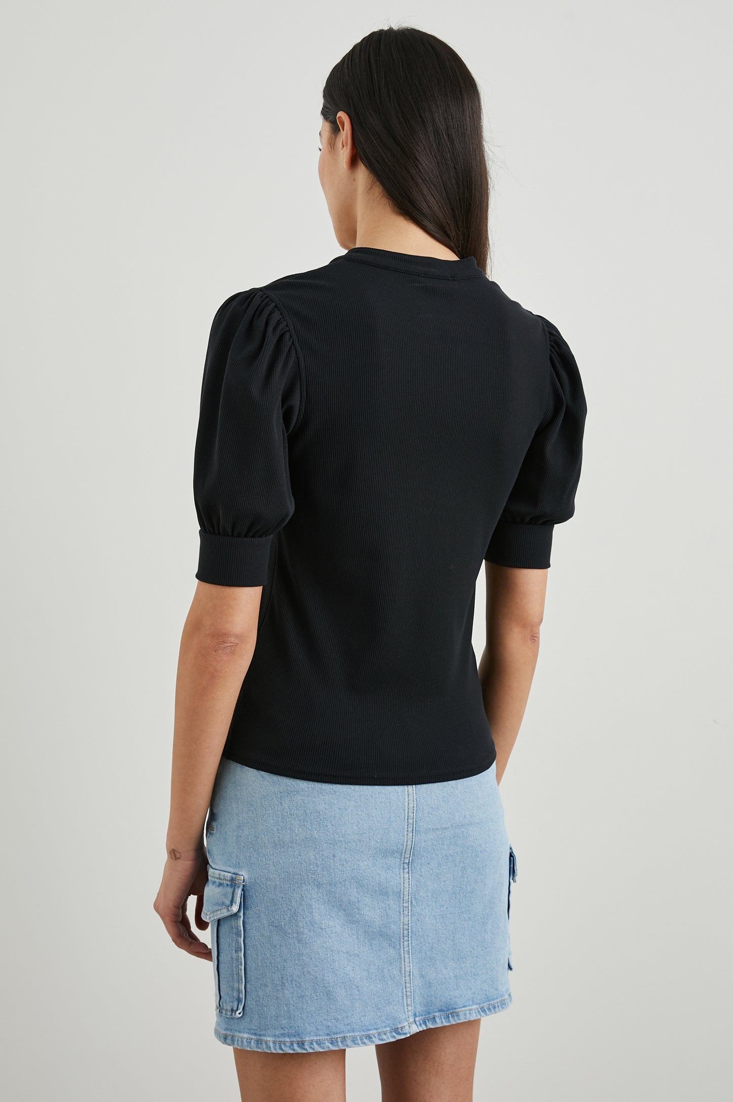 Remera básica negra Jewel Rails