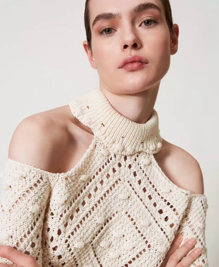 Sweater de cuello alto y hombros descubiertos San Twinset