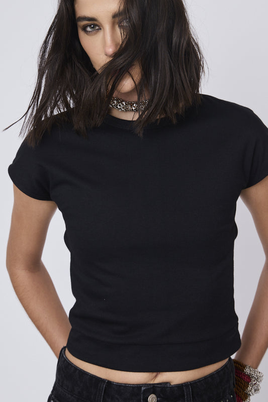 Remera Negra con abertura New Match