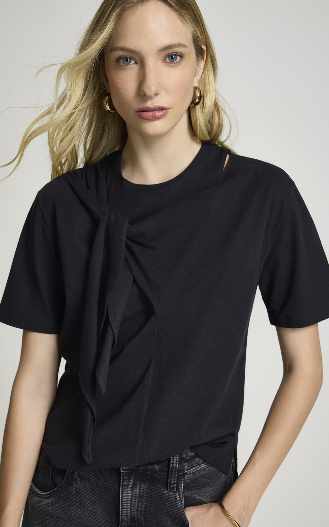 Remera con pañuelo Hilda Le Lis Blanc