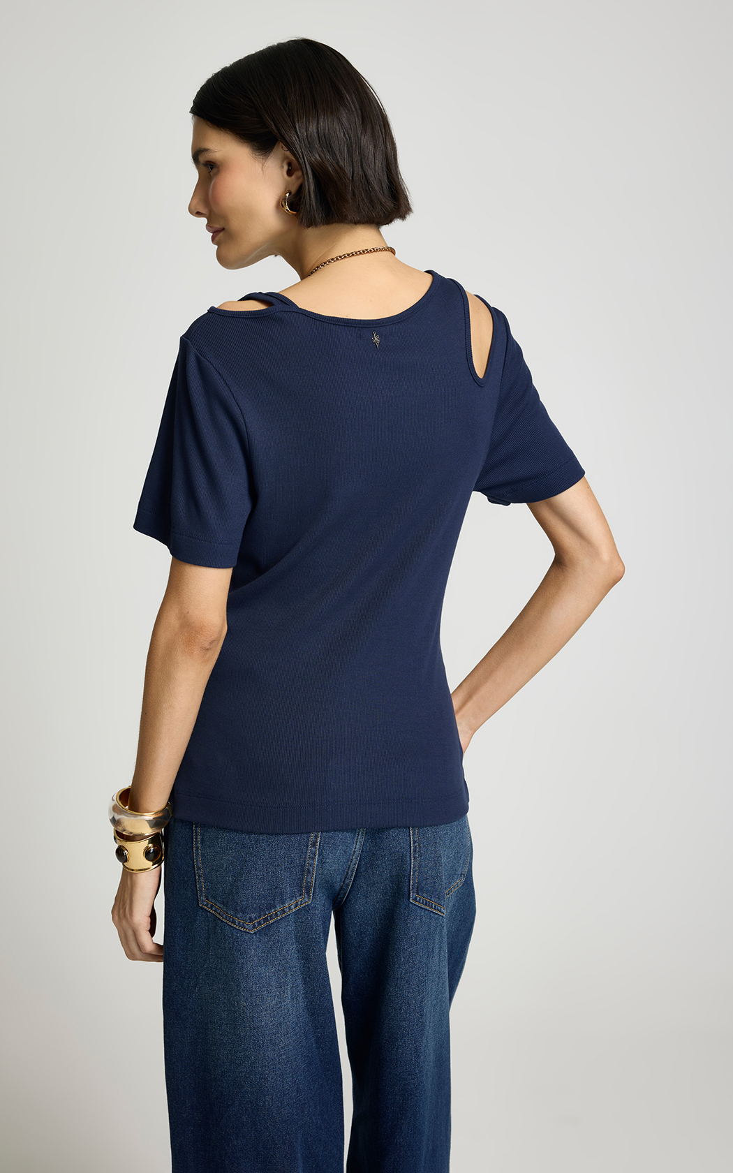 Remera con hombro descubierto Yas Le Lis Blanc