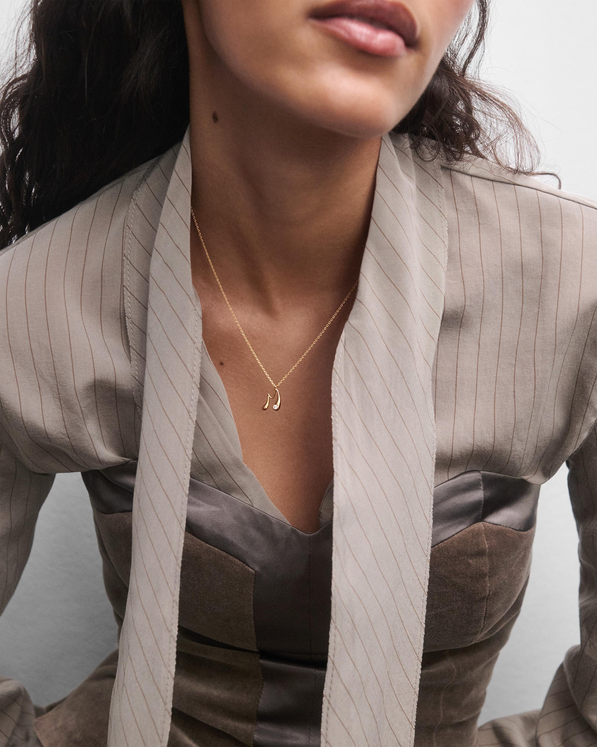 Collar con colgante M PDPAOLA