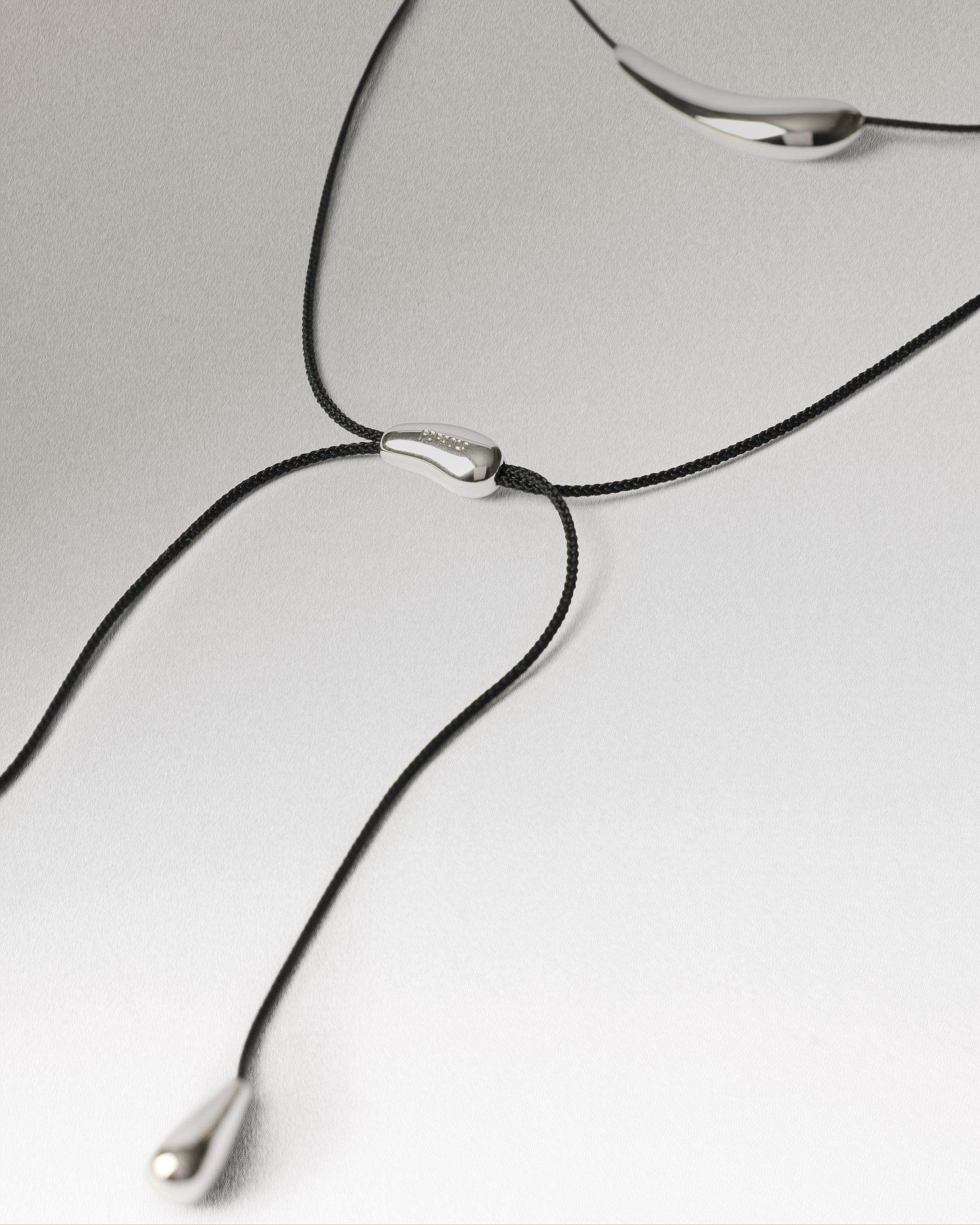 Collar con cordón silver Orbit PDPAOLA