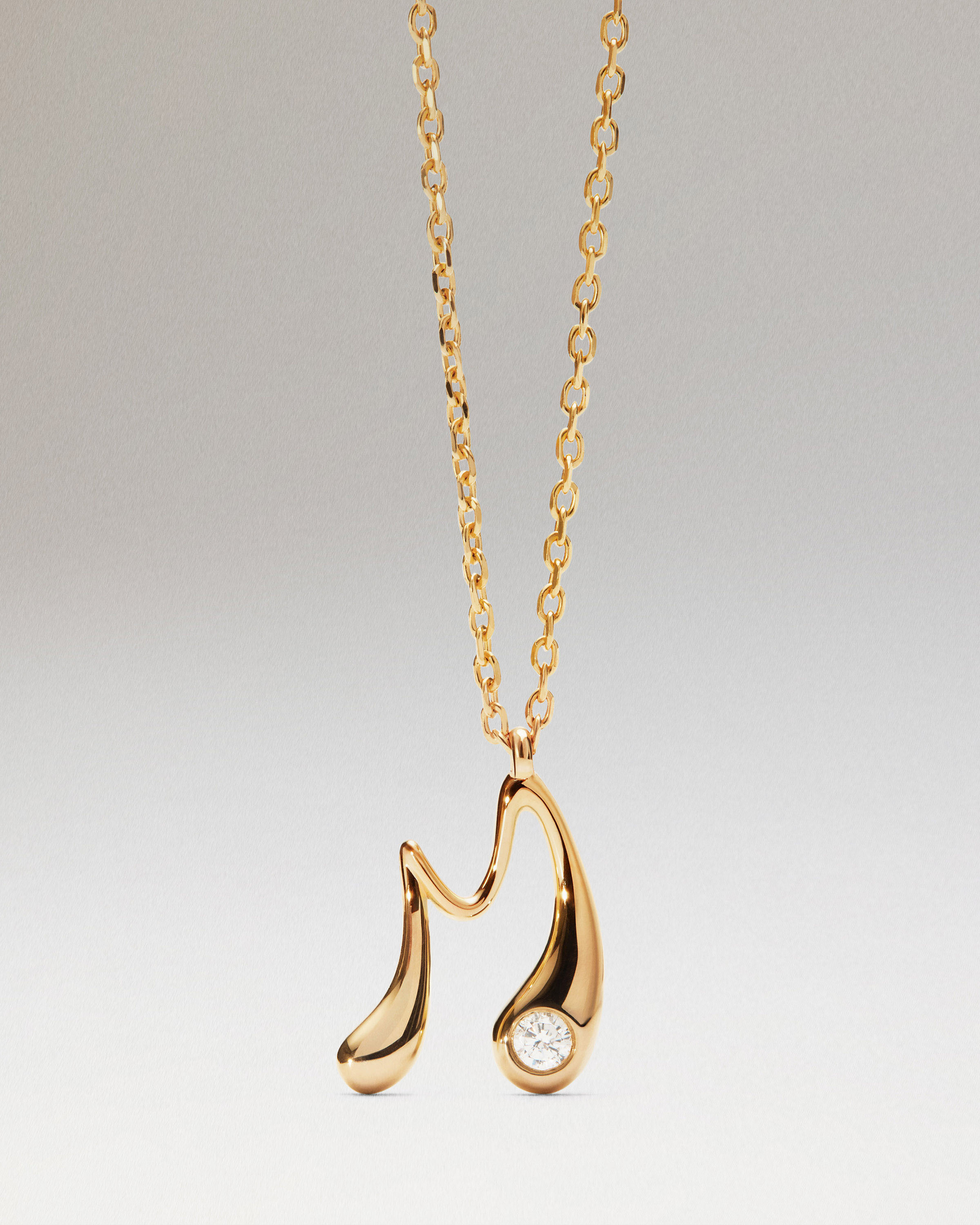 Collar con colgante M PDPAOLA
