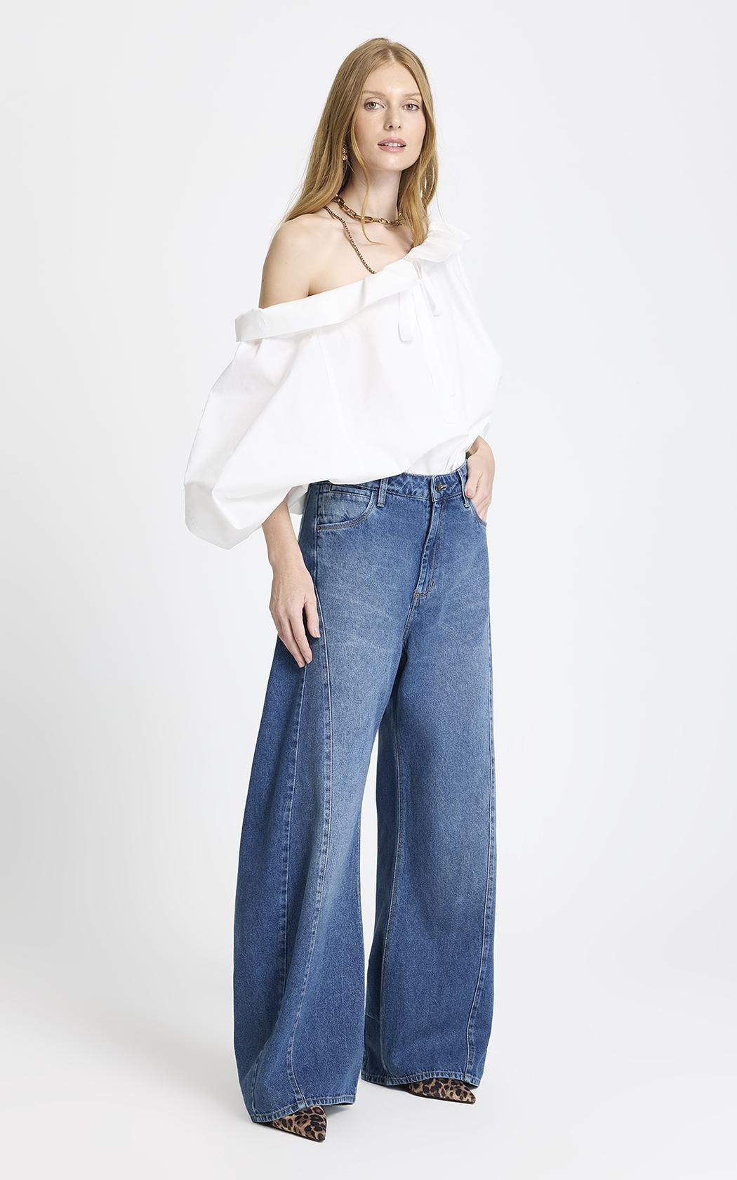 Jean Tulia Le Lis Blanc