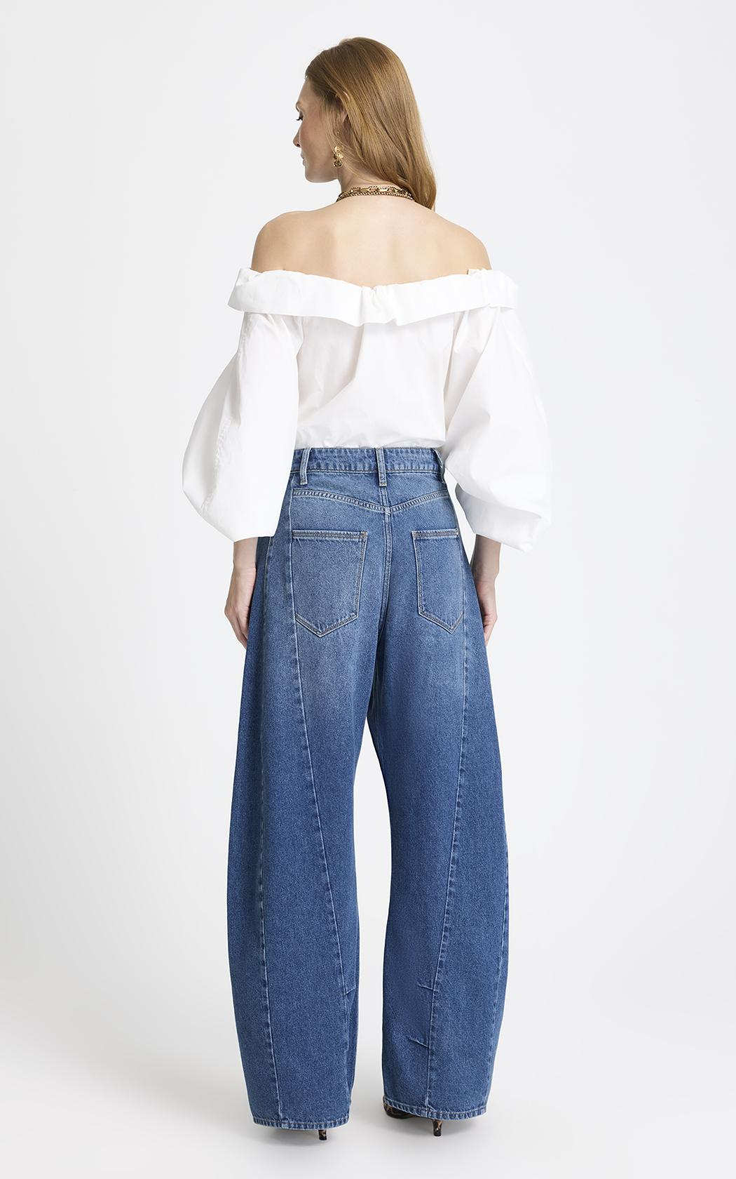 Jean Tulia Le Lis Blanc