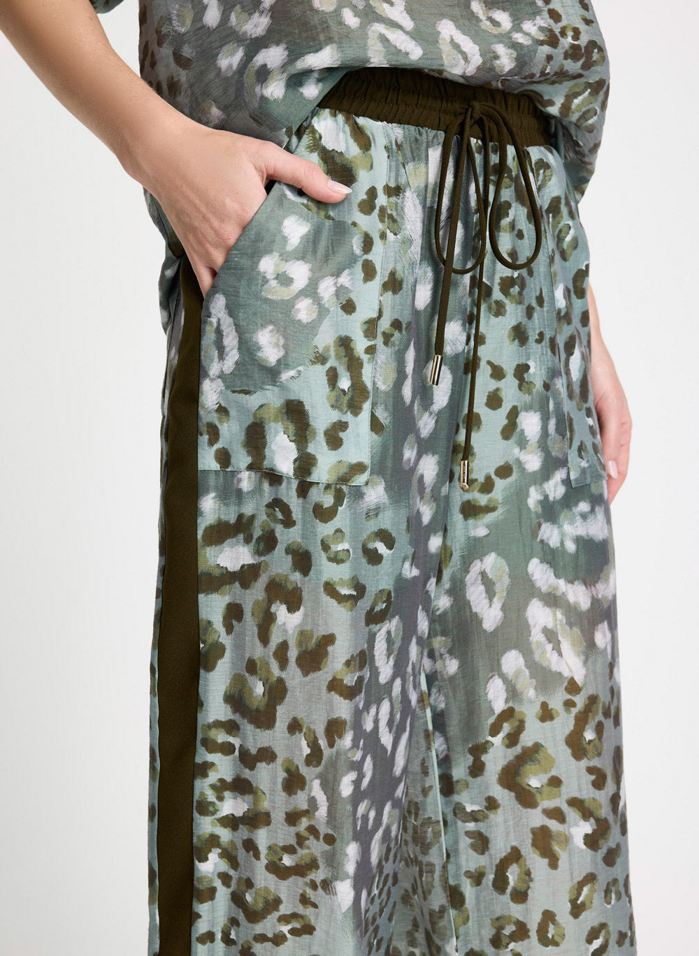 Pantalón Paula animal print Le Lis Blanc