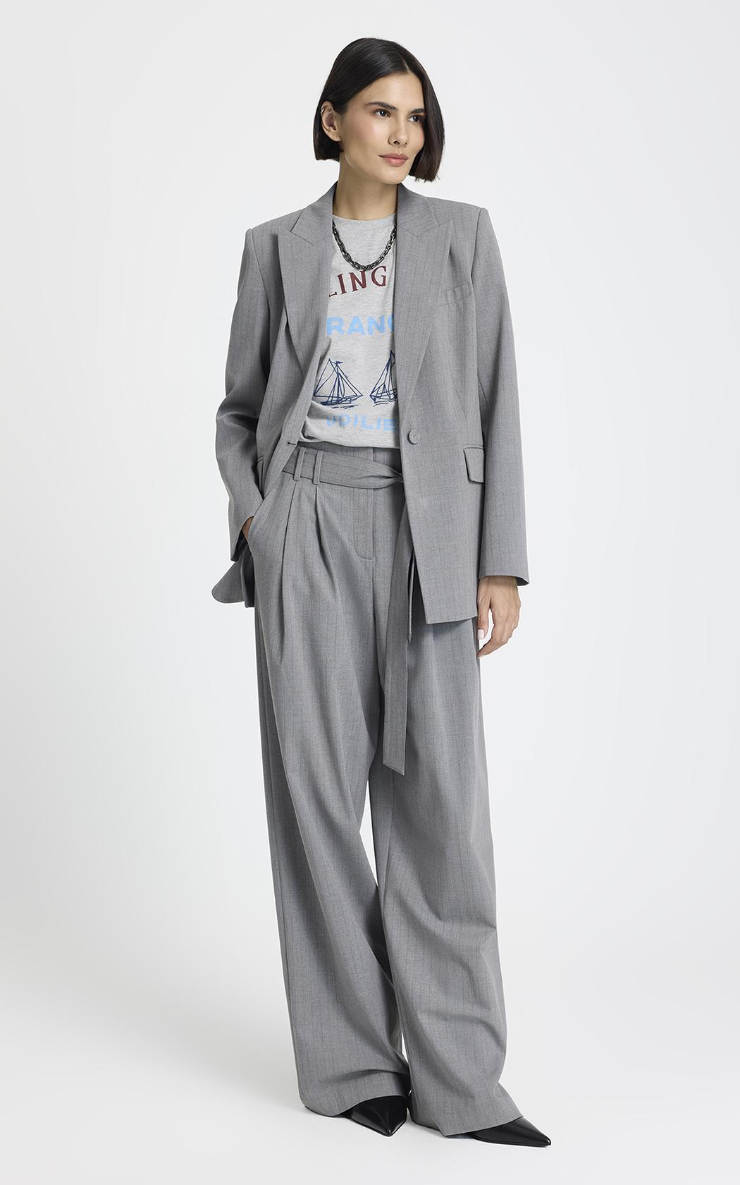Blazer con cinto gris Chloe Le Lis Blanc