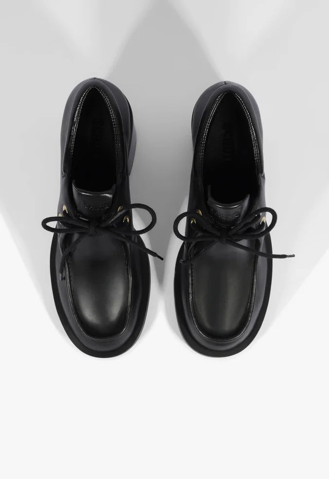 Zapato Oxford negro con taco ancho Schutz