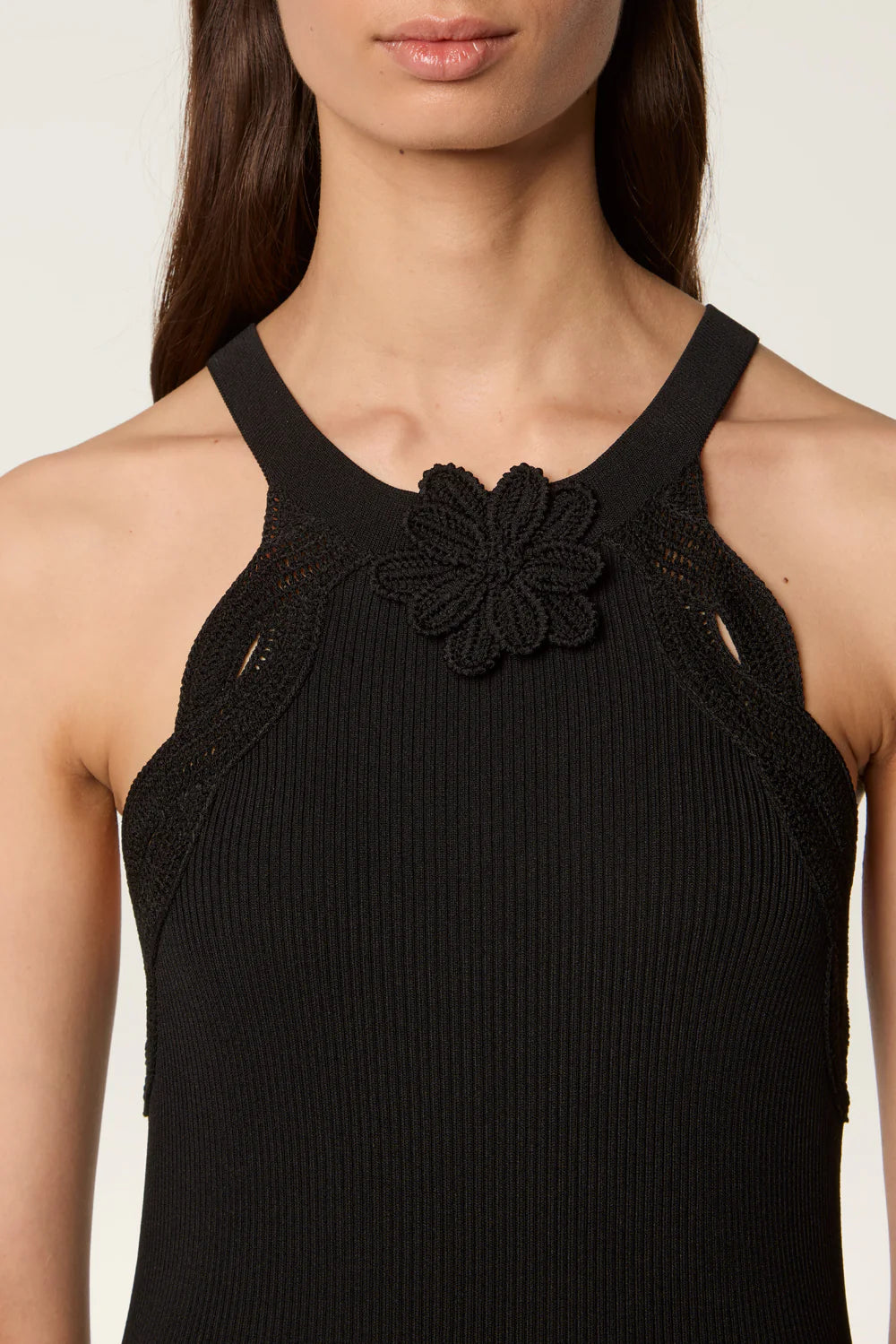 Vestido Rica con flor en crochet Tressé