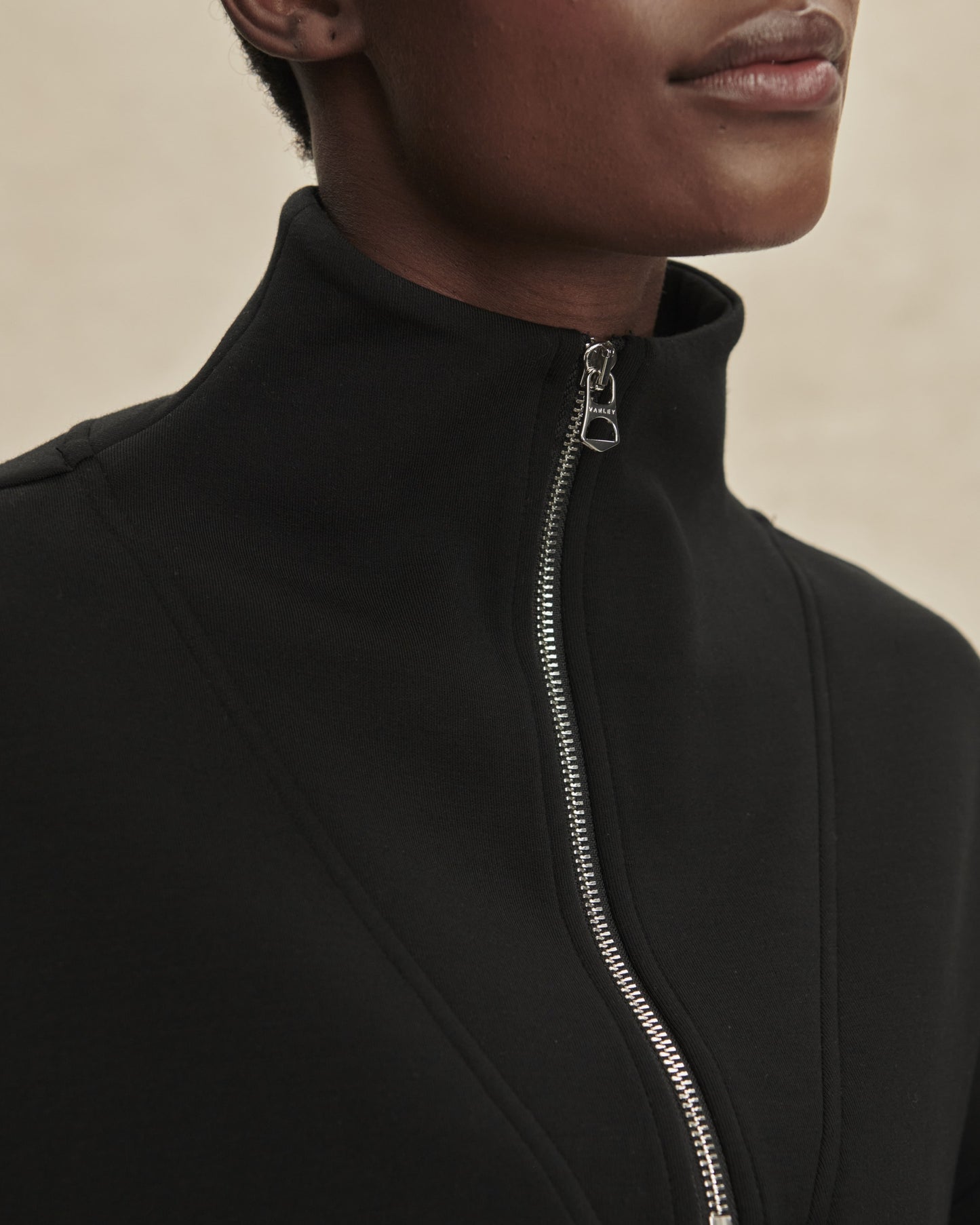 Buzo Hawley medio cierre negro Varley